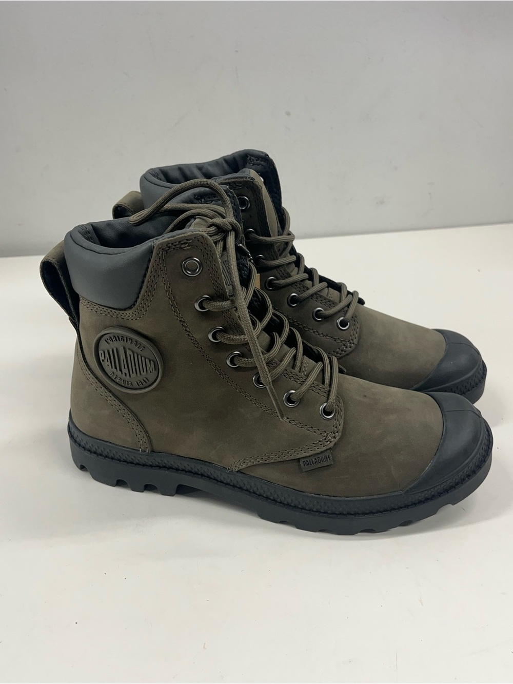 NWT Palladium Pampa Boots in Green/Grey Leather Size Women’s 7